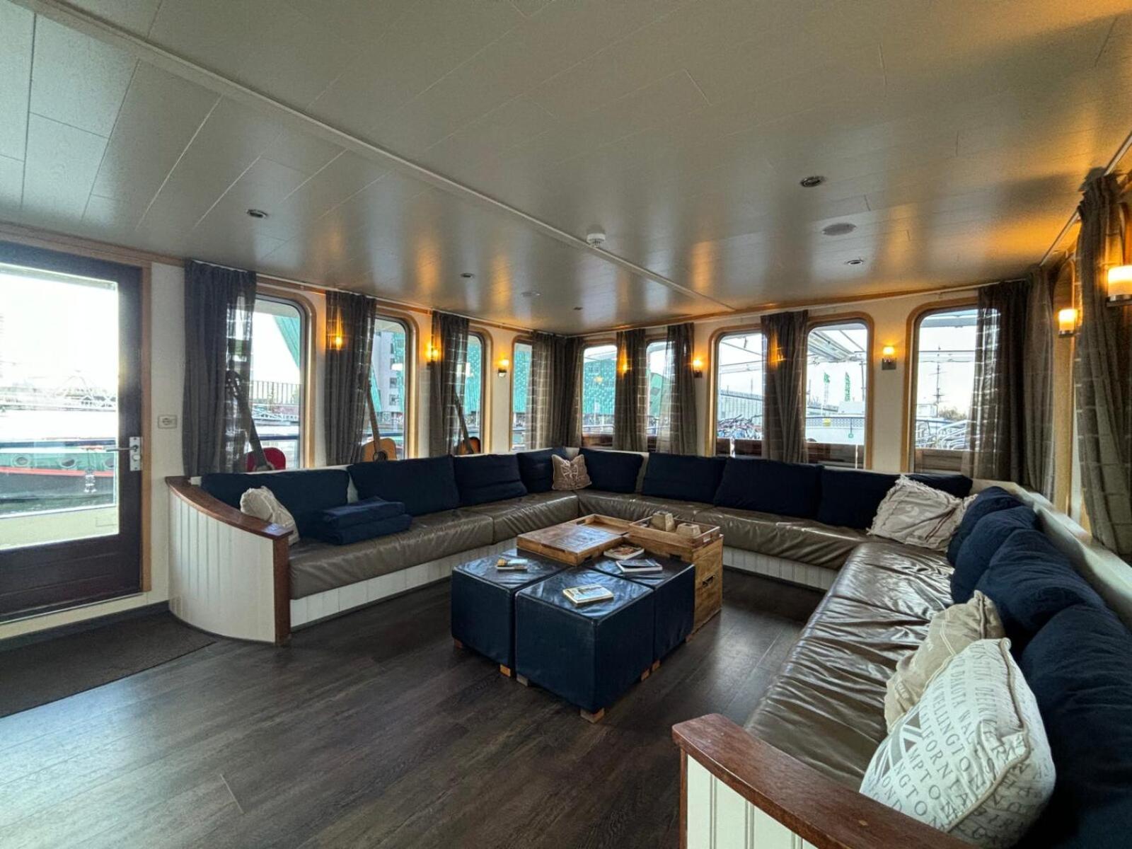 Hotelboat Iris Гронінген Екстер'єр фото